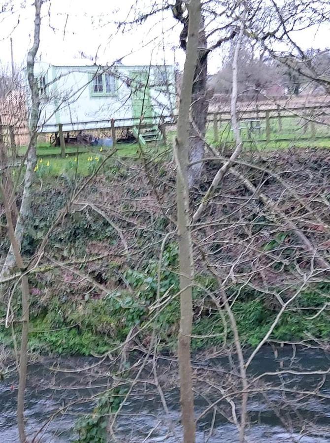 The Old Mill Shepherds Hut Villa Okehampton Exterior photo