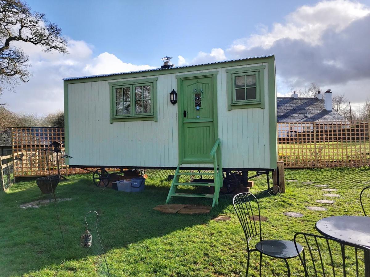 The Old Mill Shepherds Hut Villa Okehampton Exterior photo