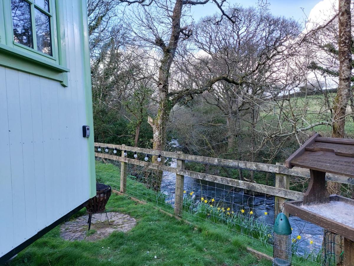 The Old Mill Shepherds Hut Villa Okehampton Exterior photo