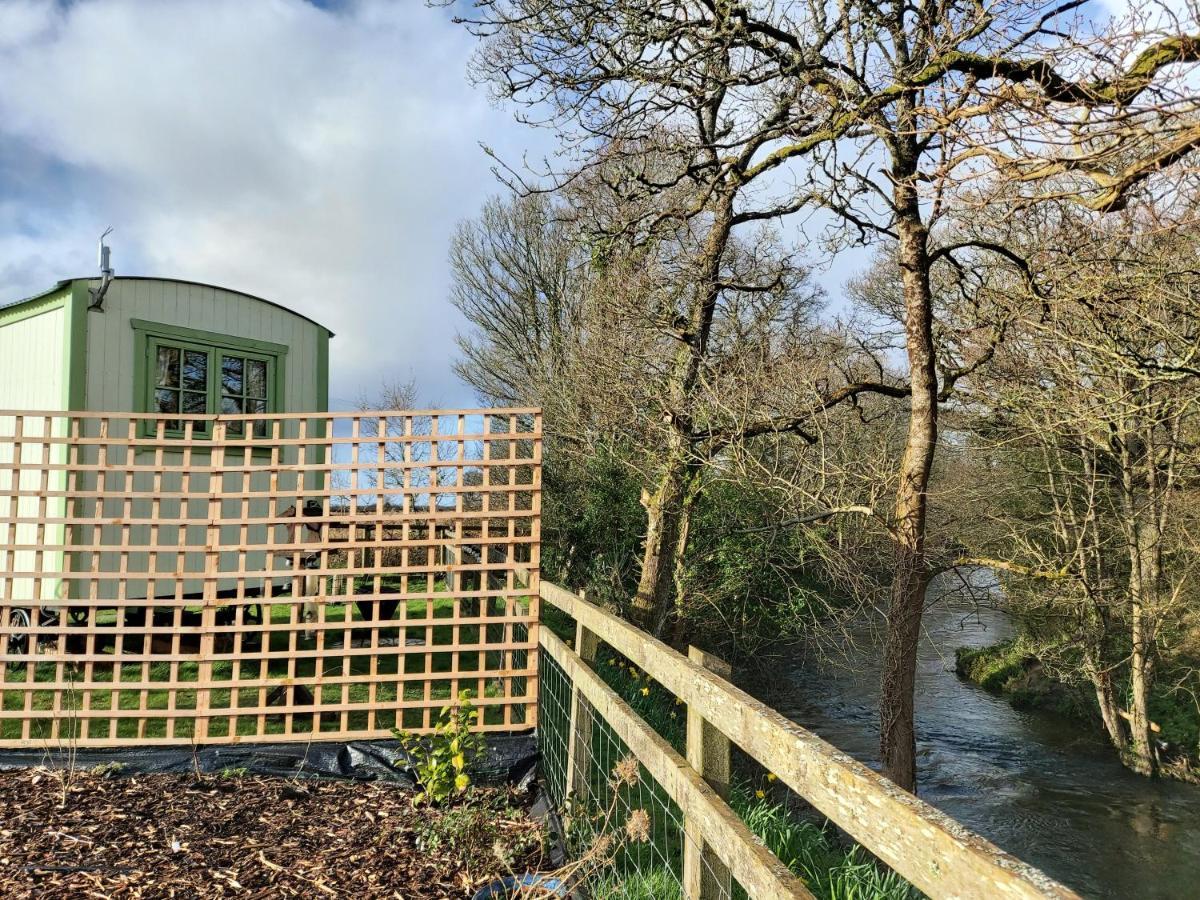 The Old Mill Shepherds Hut Villa Okehampton Exterior photo