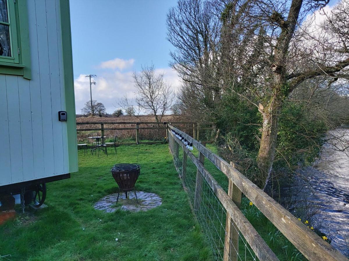 The Old Mill Shepherds Hut Villa Okehampton Exterior photo